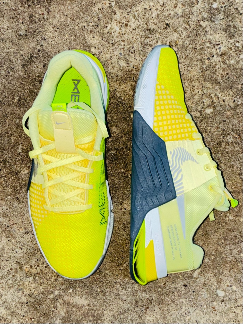 Nike Metcon 8 Training Sneakers Size 9.5 Citron Grey - Picture 4 of 8